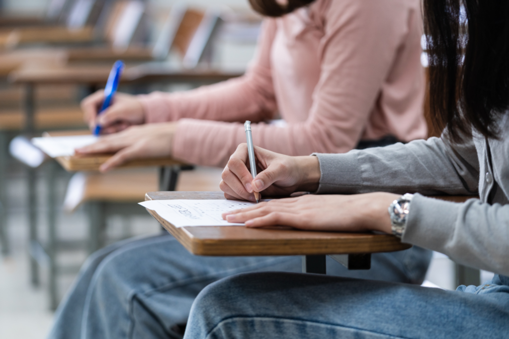 Egzamin Cambridge czy IELTS - co wybrać